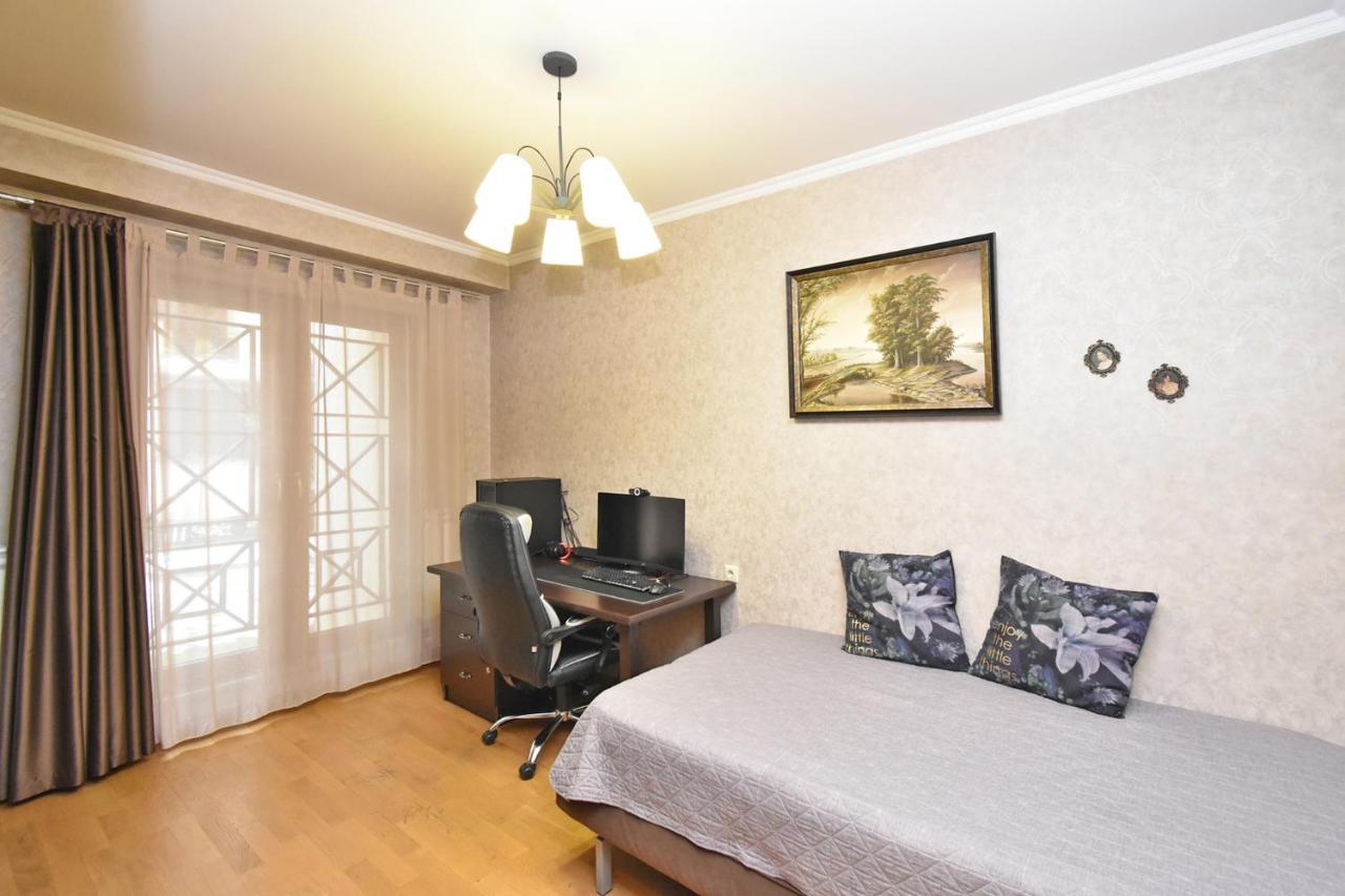 Dos Guest House Ереван Экстерьер фото
