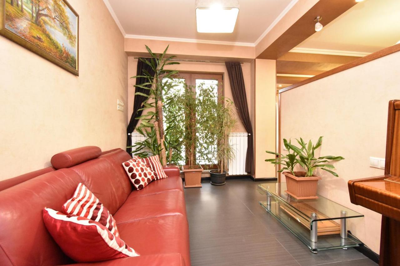 Dos Guest House Ереван Экстерьер фото