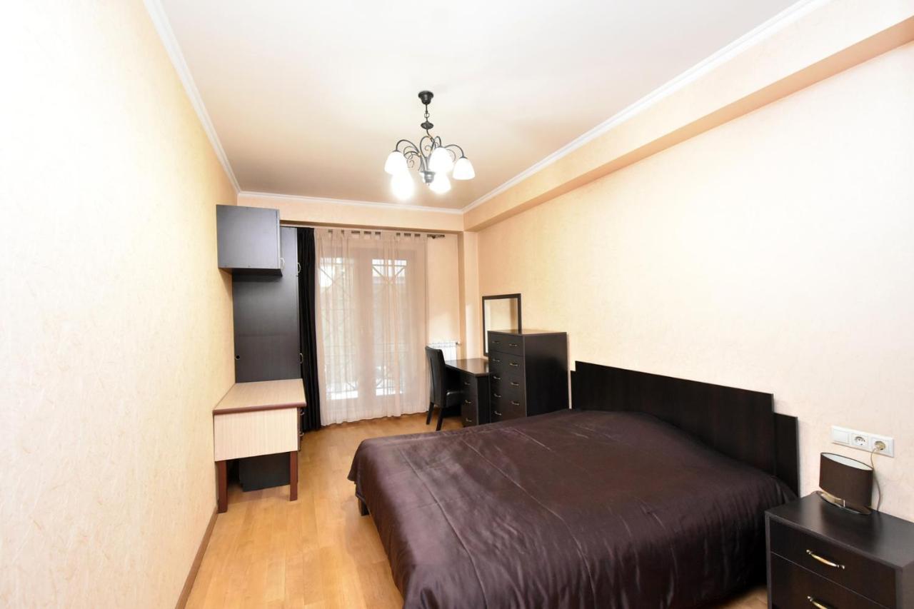 Dos Guest House Ереван Экстерьер фото