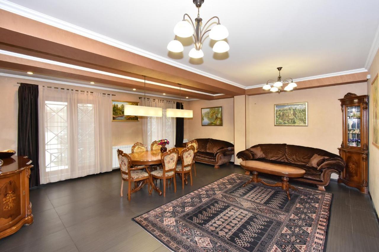 Dos Guest House Ереван Экстерьер фото
