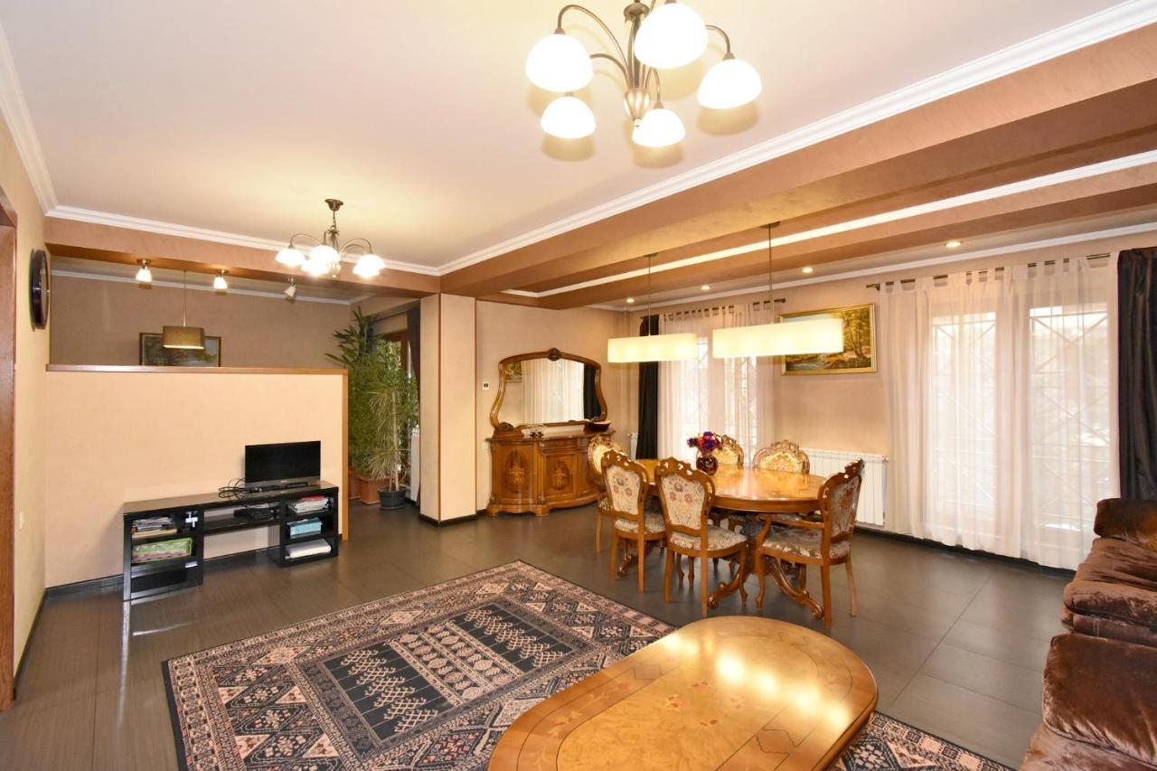 Dos Guest House Ереван Экстерьер фото