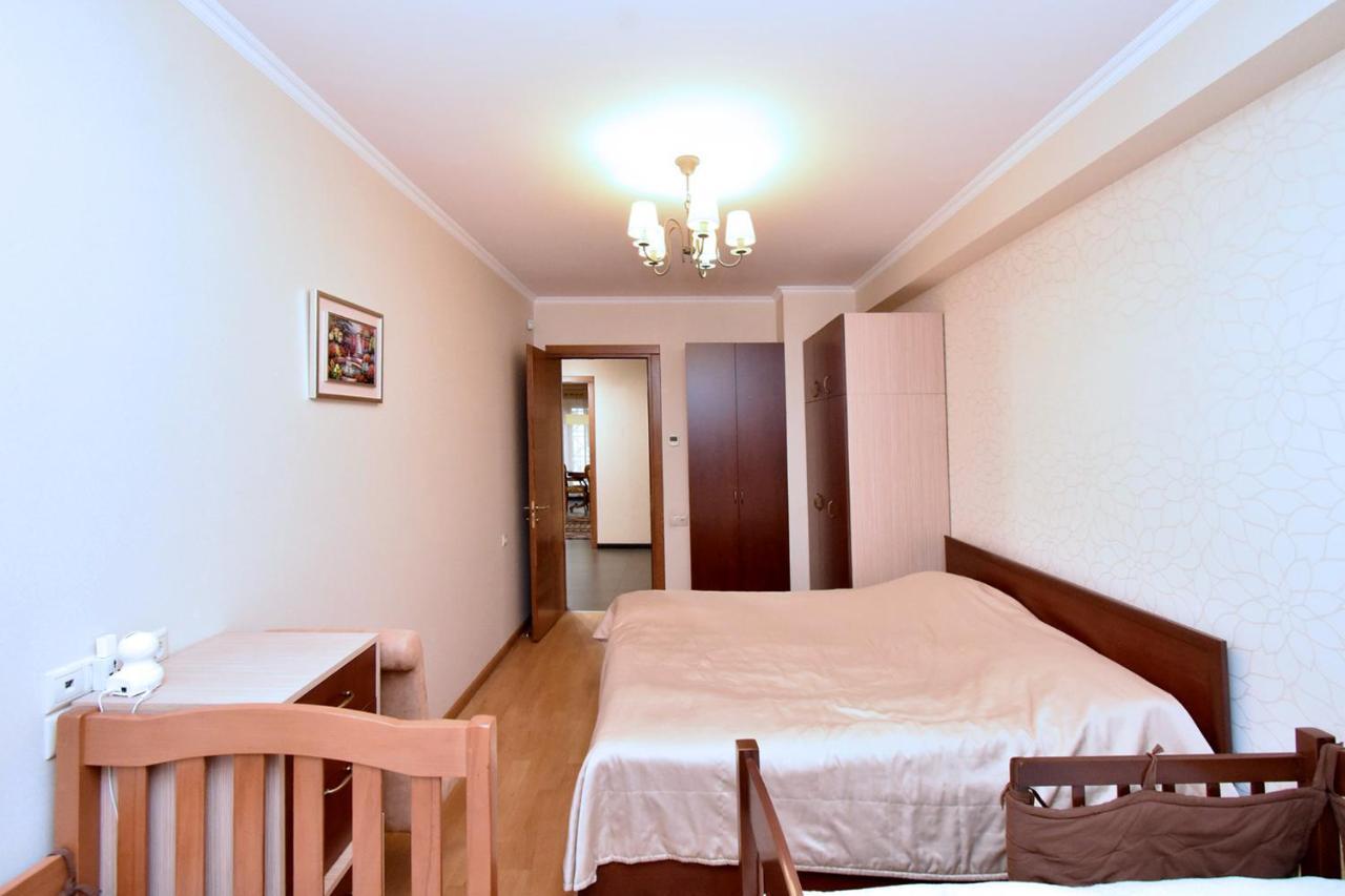 Dos Guest House Ереван Экстерьер фото