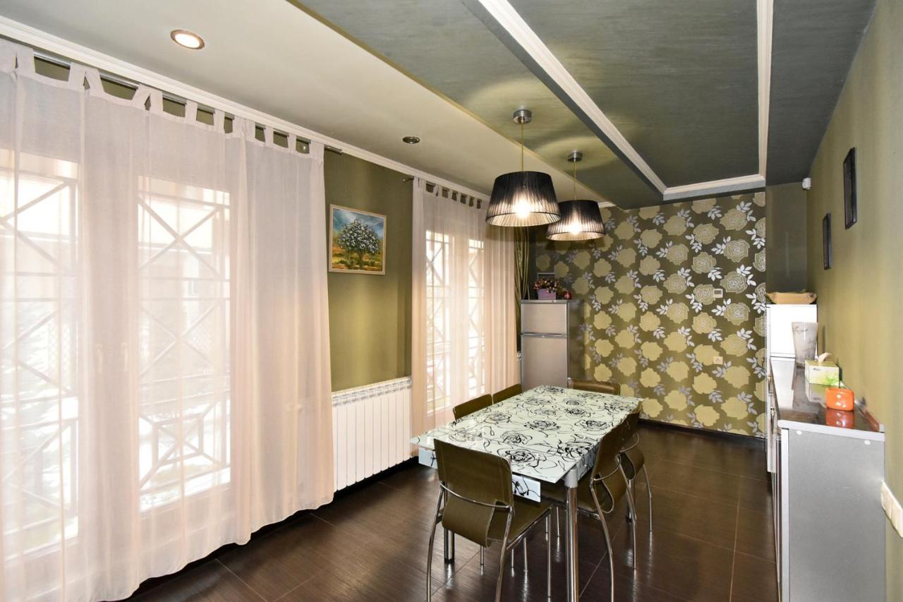 Dos Guest House Ереван Экстерьер фото